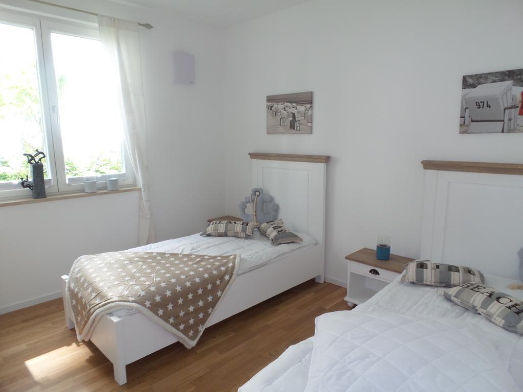 Strandnahe Fewos Mit Terrasse Oder Dachterrasse, Strandhaus Seeblick, ビンツ 部屋 写真